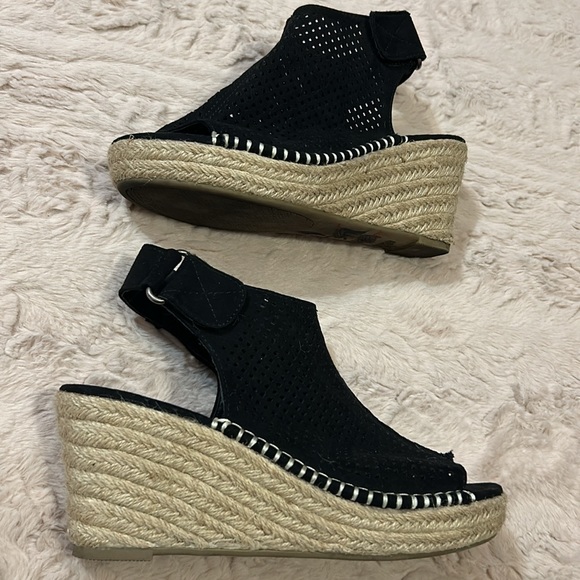 Daisy Fuentes 7.5M Rory - Picture 3 of 17